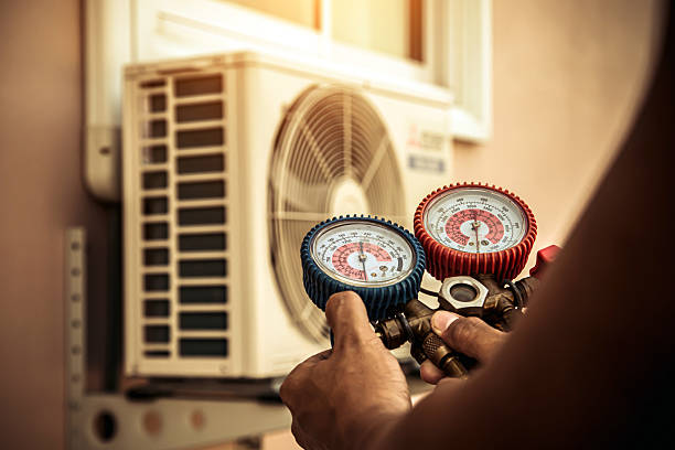 Professional Hvac technician working in Taylors Falls, MN